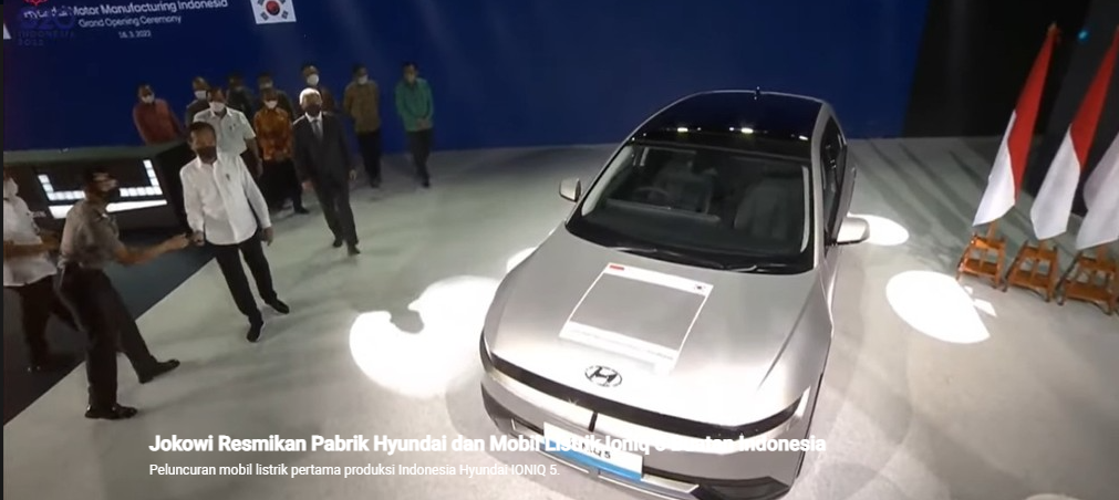 Jokowi Luncurkan Mobil Listrik Pertama yang Dirakit di Indonesia